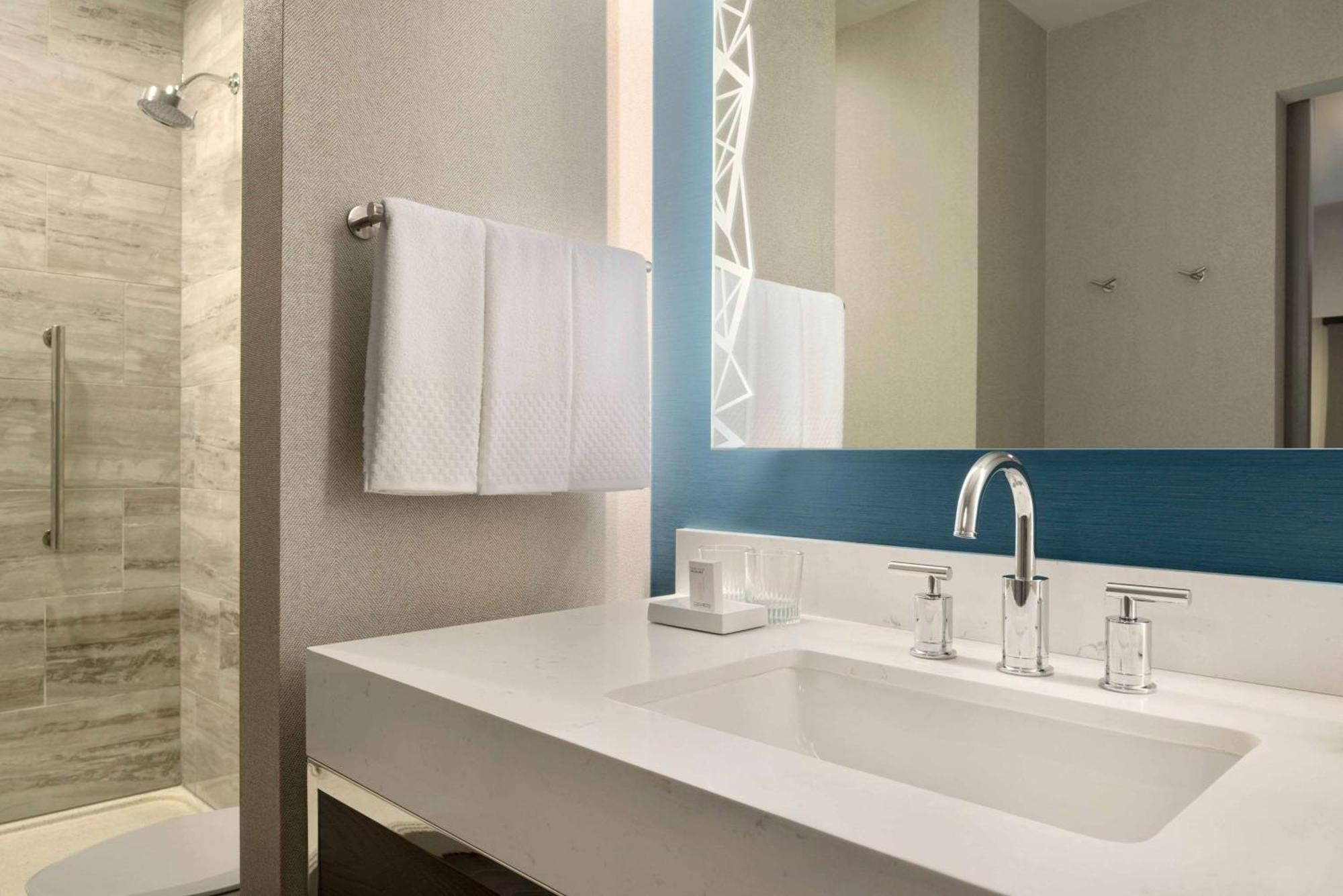 Embassy Suites By Hilton Minneapolis Downtown Hotel Extérieur photo